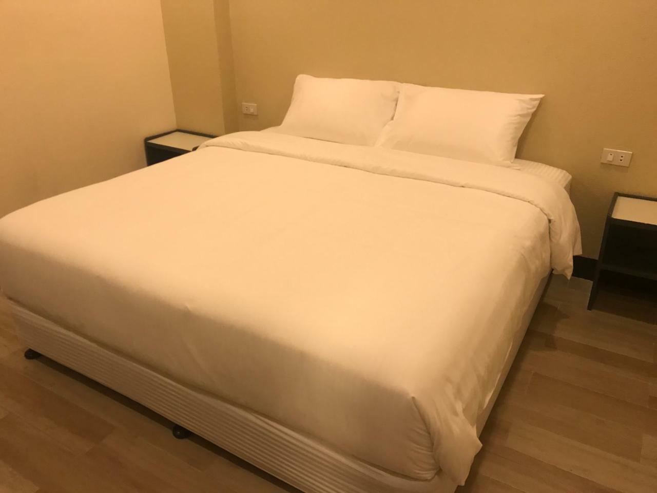 Babylon Oslob Coast Guesthouse Bagian luar foto